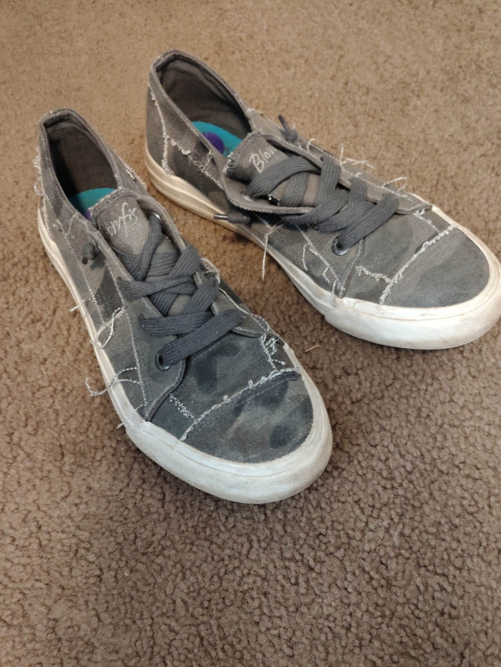 Blowfish Women's Charcoal Camo Frayed Canvas Sneakers